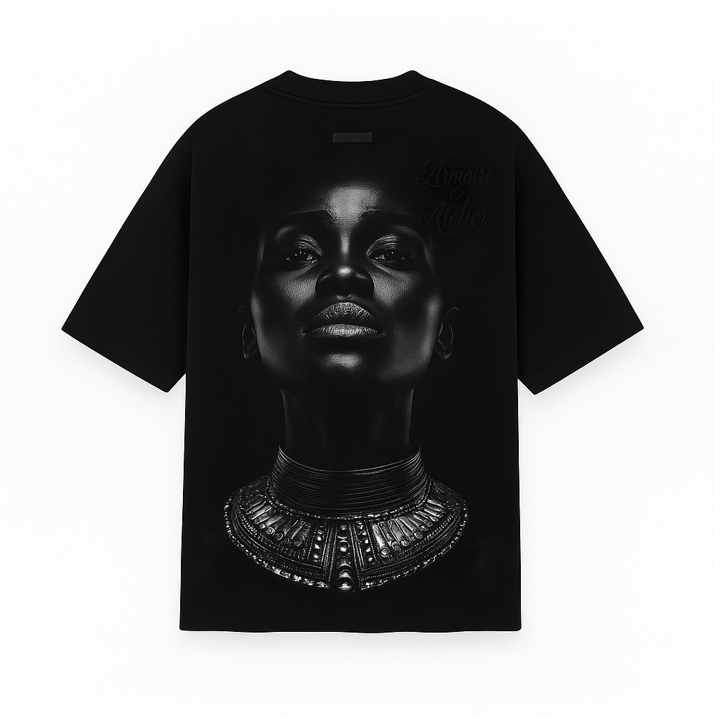 La Souveraine Tee – Obsidian Edition